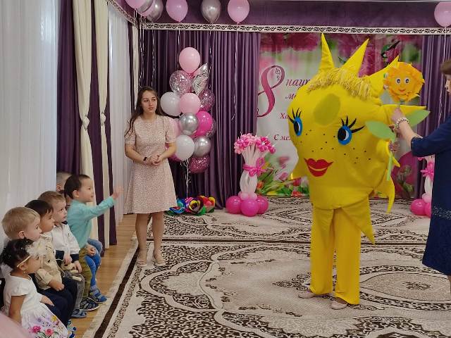 "Мамин день". Младшая группа "Балапан"